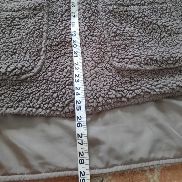 Calvin Klein gray sherpa vest - Picture 10 of 10